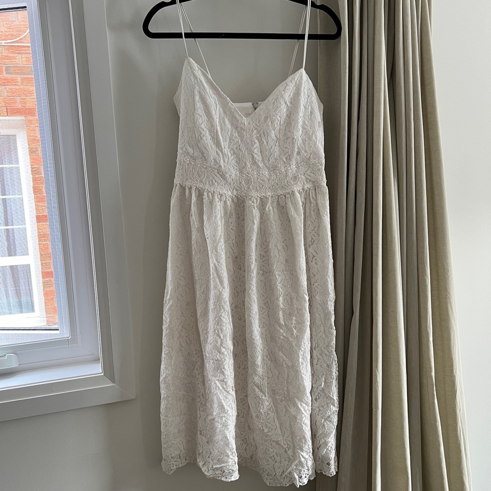 WHITE LACE DRESS